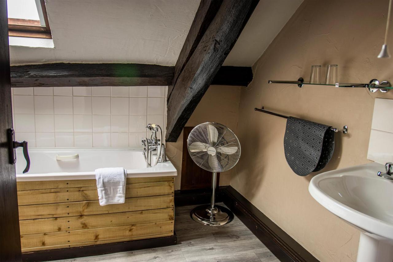 White Hart Inn Bouth ภายนอก รูปภาพ